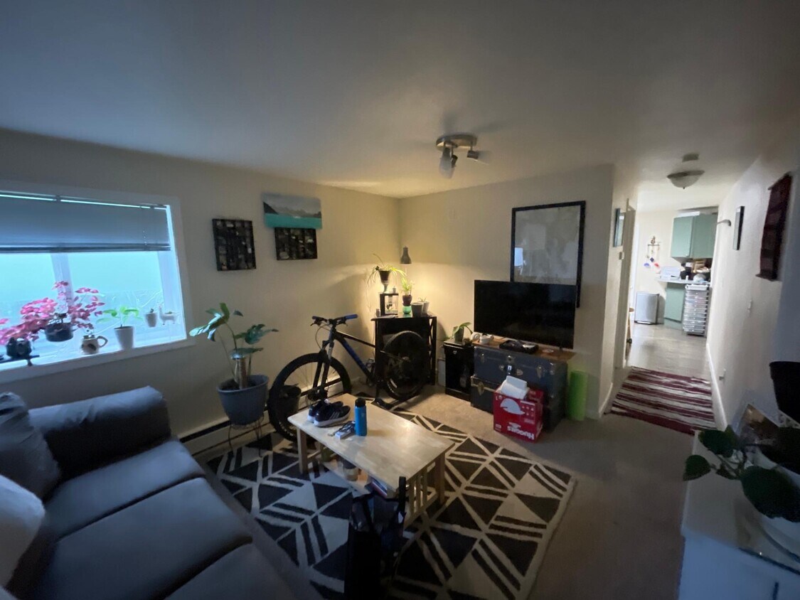 3612 Arkansas Dr Unit B, Anchorage, AK 99517 Condo for Rent in