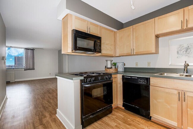 Foto del edificio - 600 E 8th St