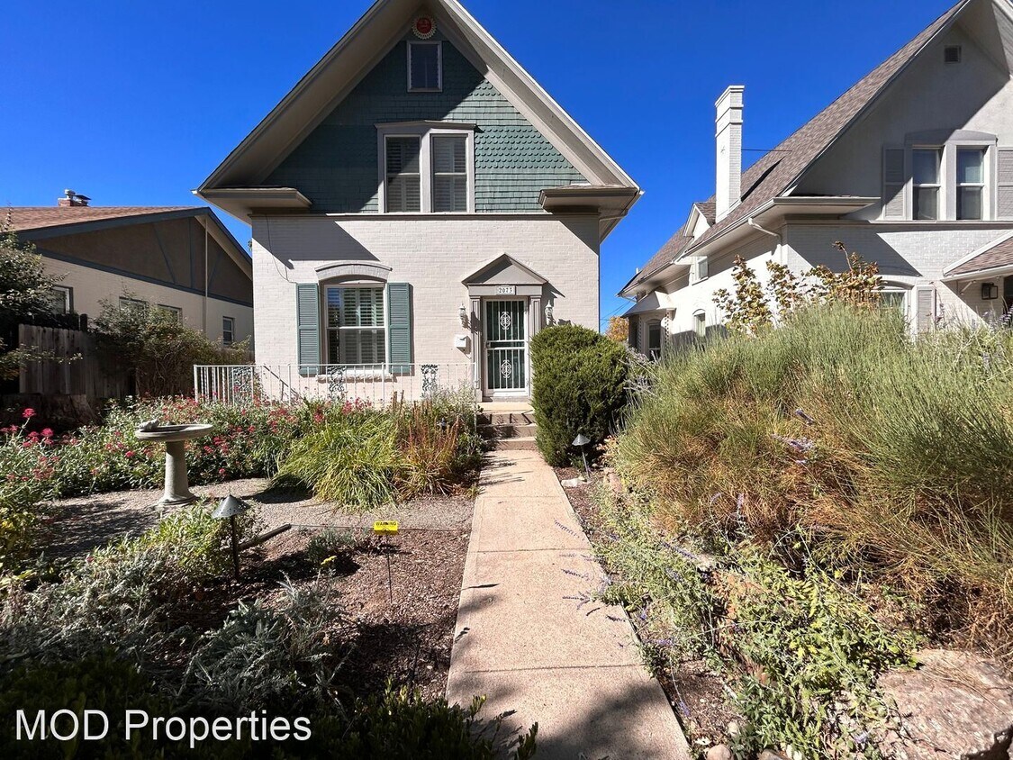 3 br, 1.5 bath House 2073 S. Pearl Street House Rental in Denver