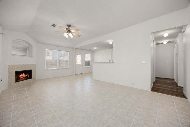 Foto del edificio - 7315 Wisteria Chase Pl