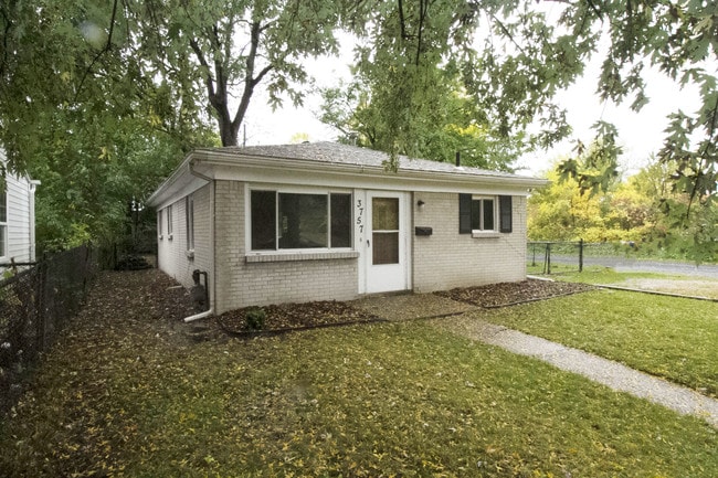 Building Photo - 3757 Dixie Dr