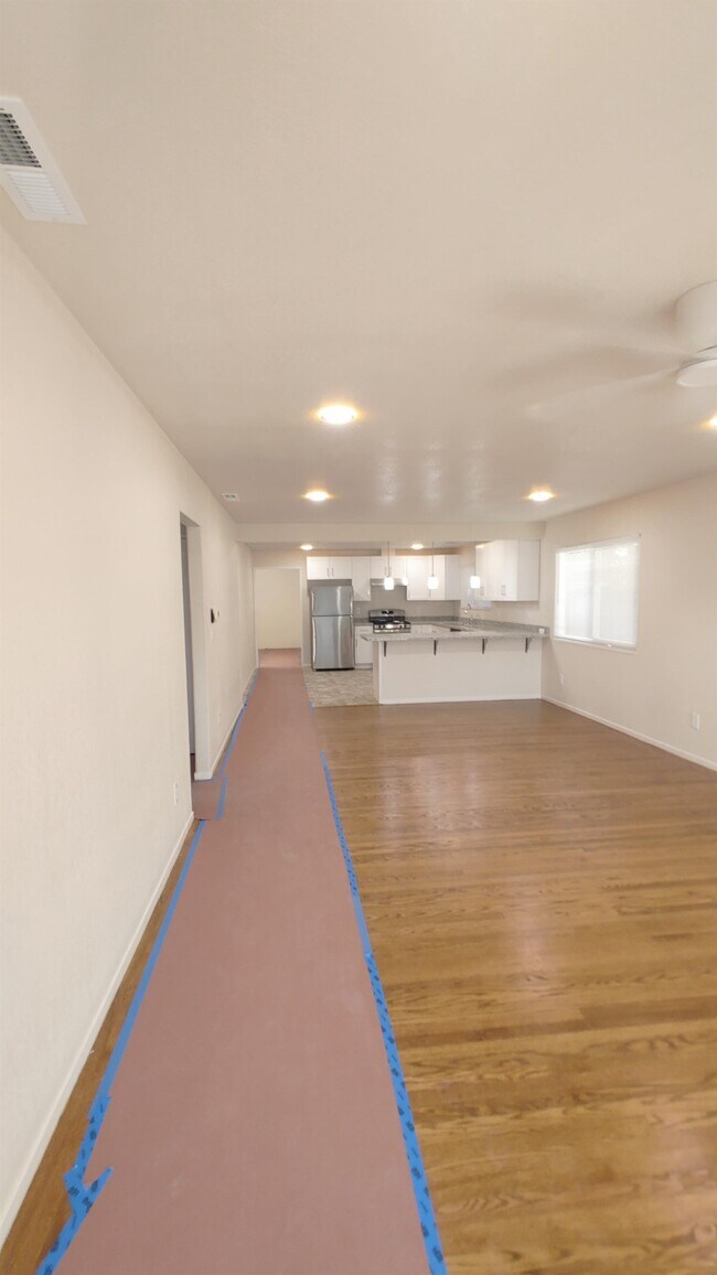 Building Photo - 3546 Figueroa Dr