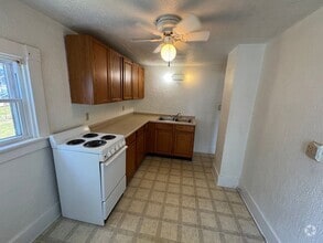 Building Photo - 748 Randolph Ln