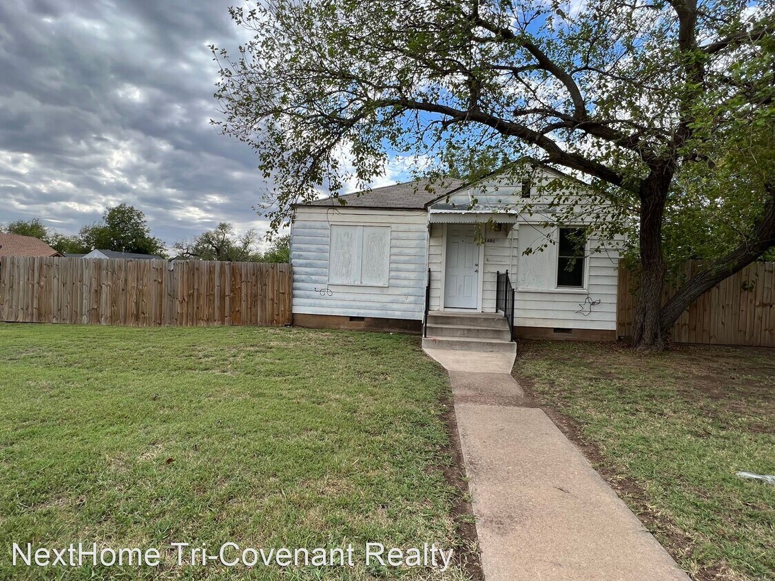 2 br, 1 bath House 1601 NW Bell House Rental in Lawton, OK