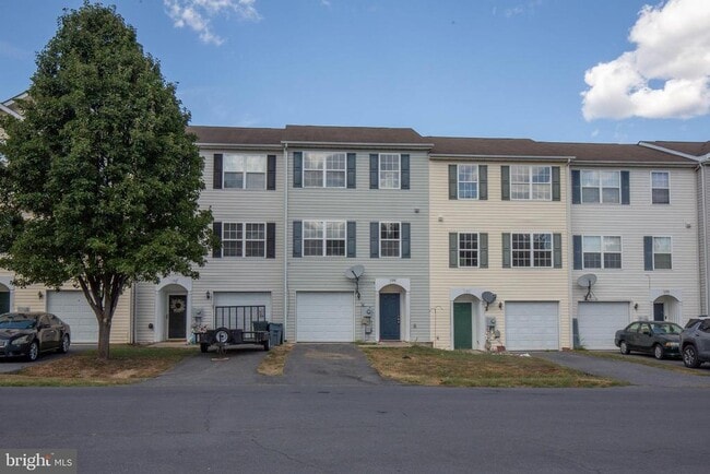 Building Photo - 128 Pony Cir