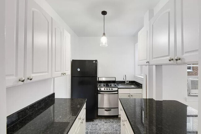 Foto del edificio - 640 W 231st St