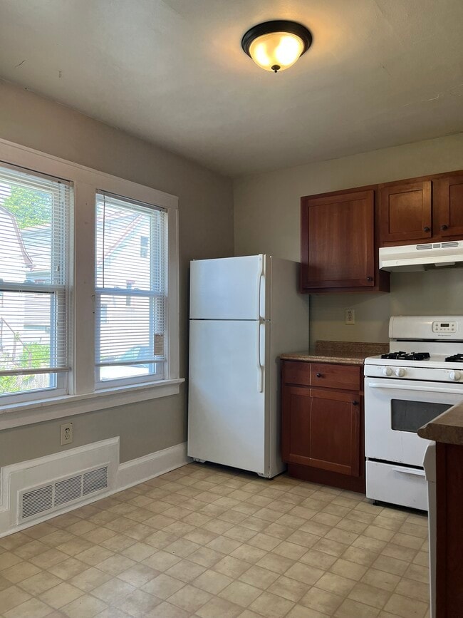 Foto del edificio - 2223 E Vollmer Ave
