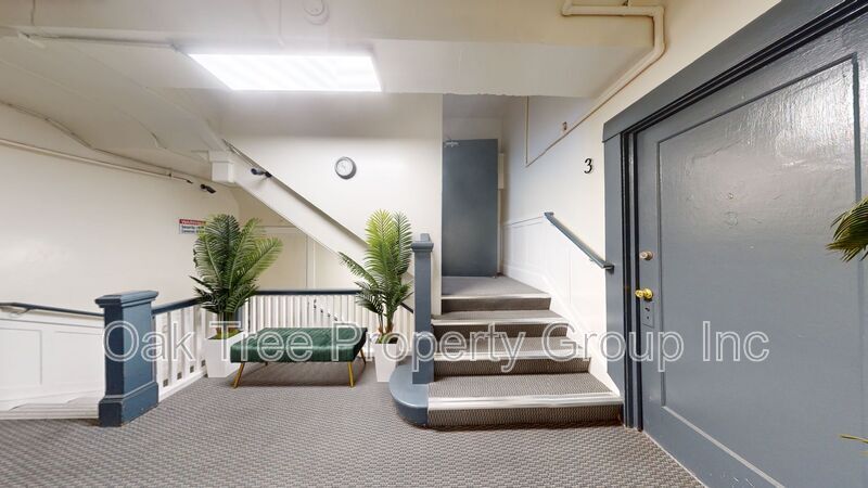 Primary Photo - 2008 Shattuck Ave.