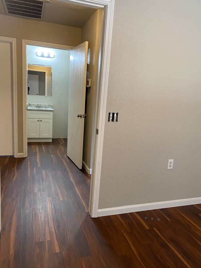 Building Photo - 6339 Aspen Farm