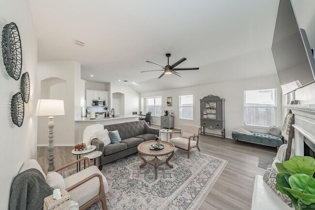 Foto del edificio - 3bed/2bath Cozy Chic with Backyard Oasis