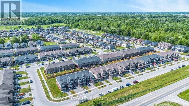 Building Photo - 636 Julia Dr