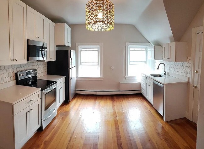 Kitchen - 42 Hidden St