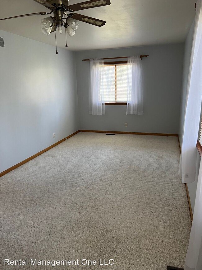 Building Photo - 2 br, 1 bath House - 3342 Lakeview Blvd.