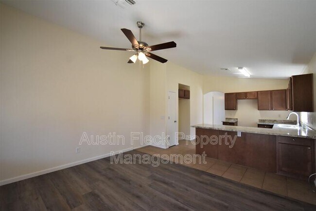 Building Photo - 955 E. Monteleone St.
