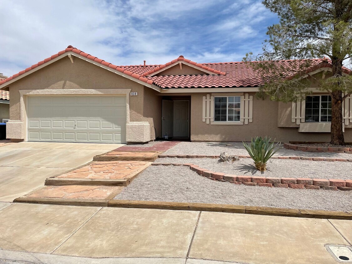 Primary Photo - 838 Grape Vine Ave