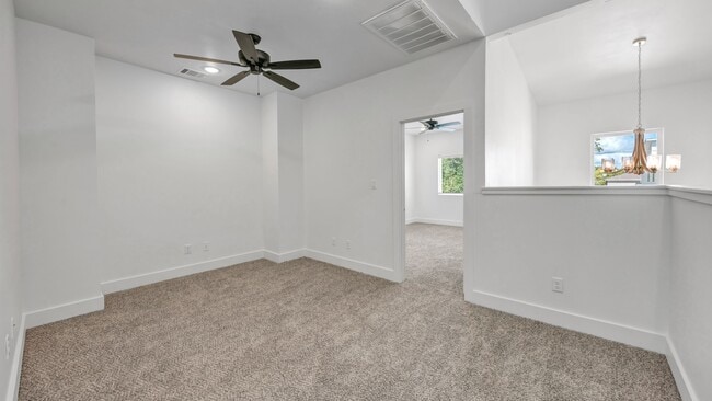 Photo - 205 Lynn Dr House