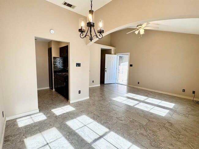 Building Photo - 207 Martingale