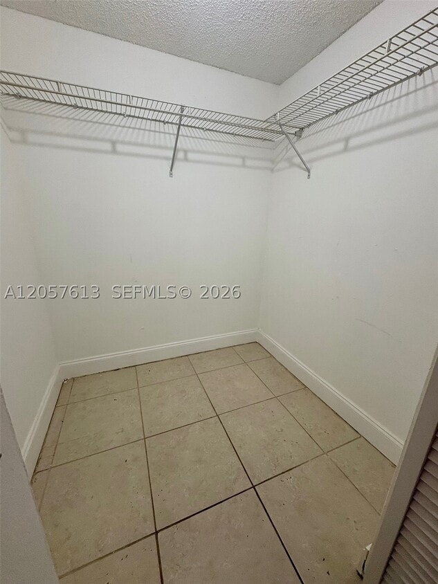 Building Photo - 8060 N Colony Cir