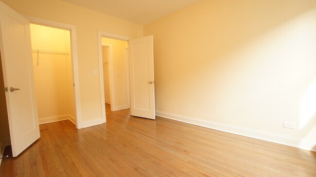Foto del edificio - 2643 N Spaulding Ave