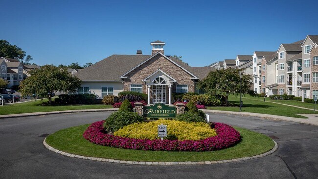 Foto del edificio - 637 Charles Pond Dr