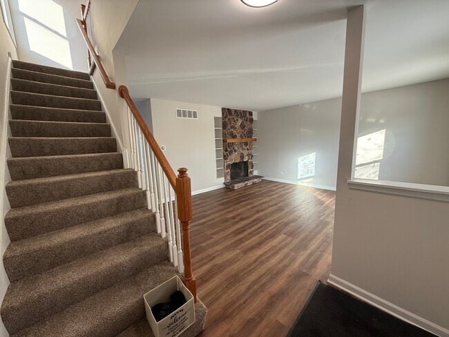 Building Photo - 1333 Petersburg Ct