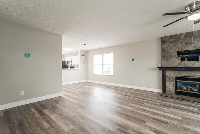Building Photo - 1376 Chickweed St