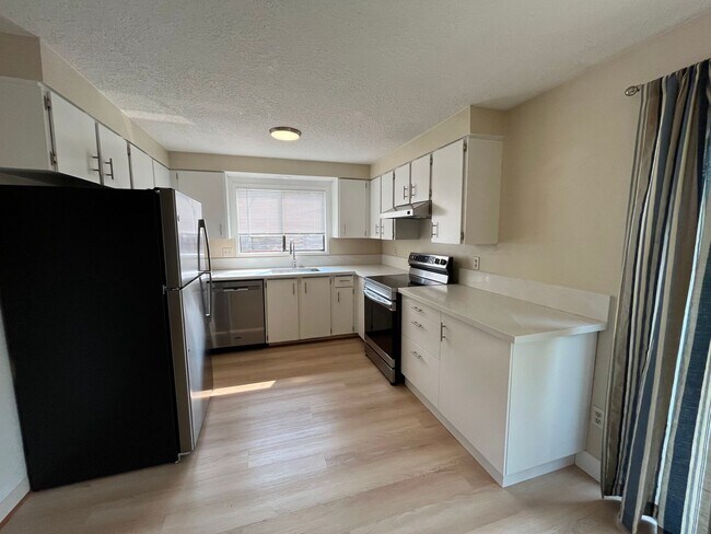 Foto del edificio - 6636 SE Reedway St