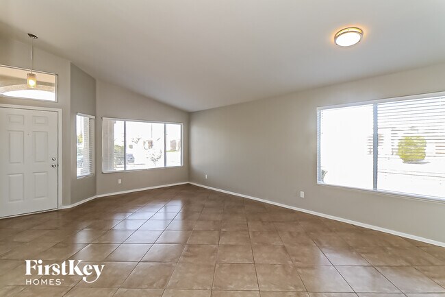 Building Photo - 8543 W Cherry Hills Dr