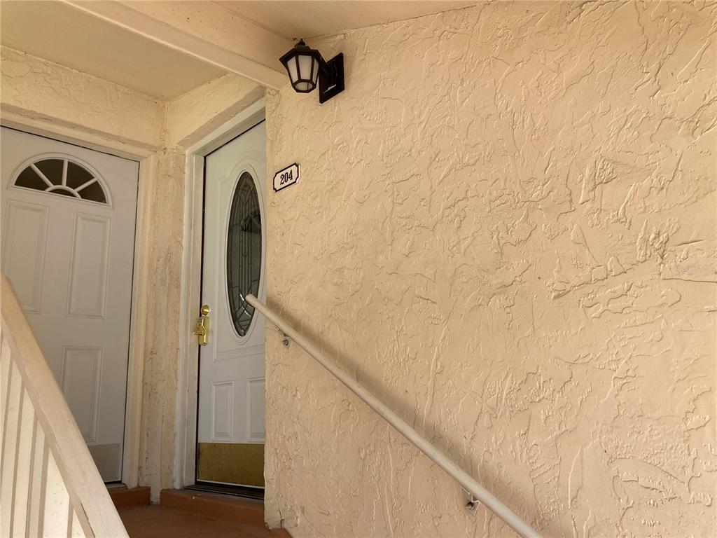 Foto principal - 621 99th Ave N