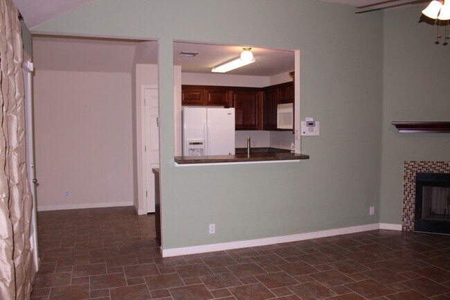 Foto del edificio - Open Floor Plan - Minutes to the Austin Ai...