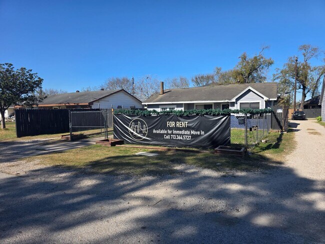 Foto del edificio - 13433 Topeka St