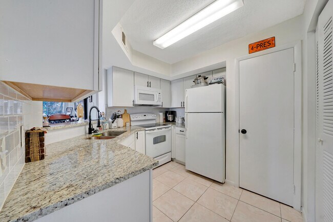 Foto del edificio - 815 Boynton Beach Blvd