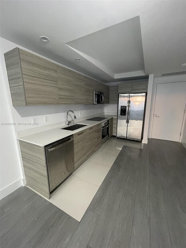 Foto del edificio - 121 NE 34th St
