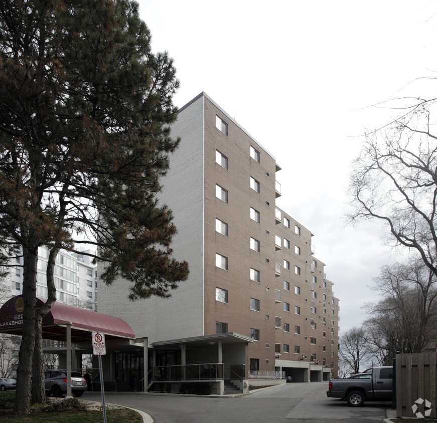 Lord Nelson Apartments 5200 Lakeshore Rd Burlington, ON