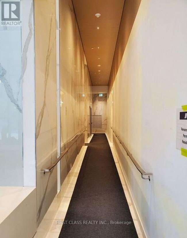 Building Photo - 88 Queen St E