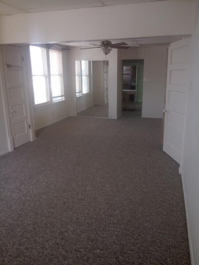 double living room - 1114 State St