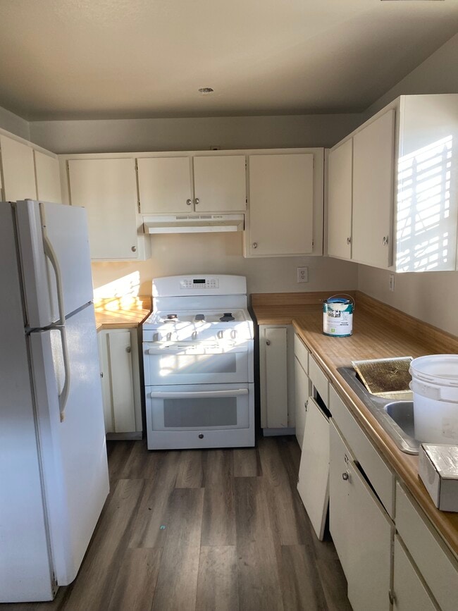 Foto del edificio - 11752 Slater St