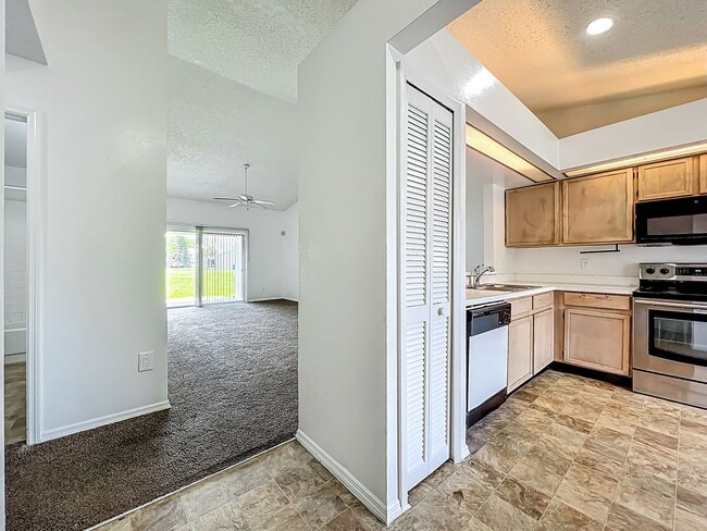 Foto del edificio - Island Cove Villas at Meadow Woods 1-Story...