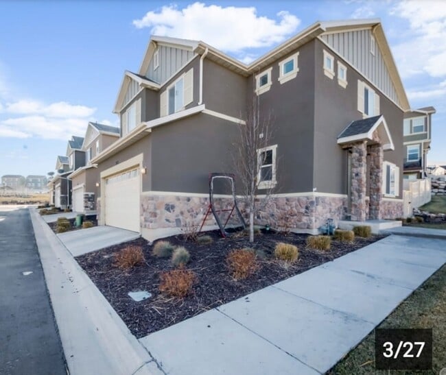 Building Photo - 269 W Willow Creek Dr