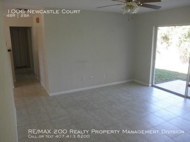 Building Photo - 4/2 IN HOWELL ESTATES!