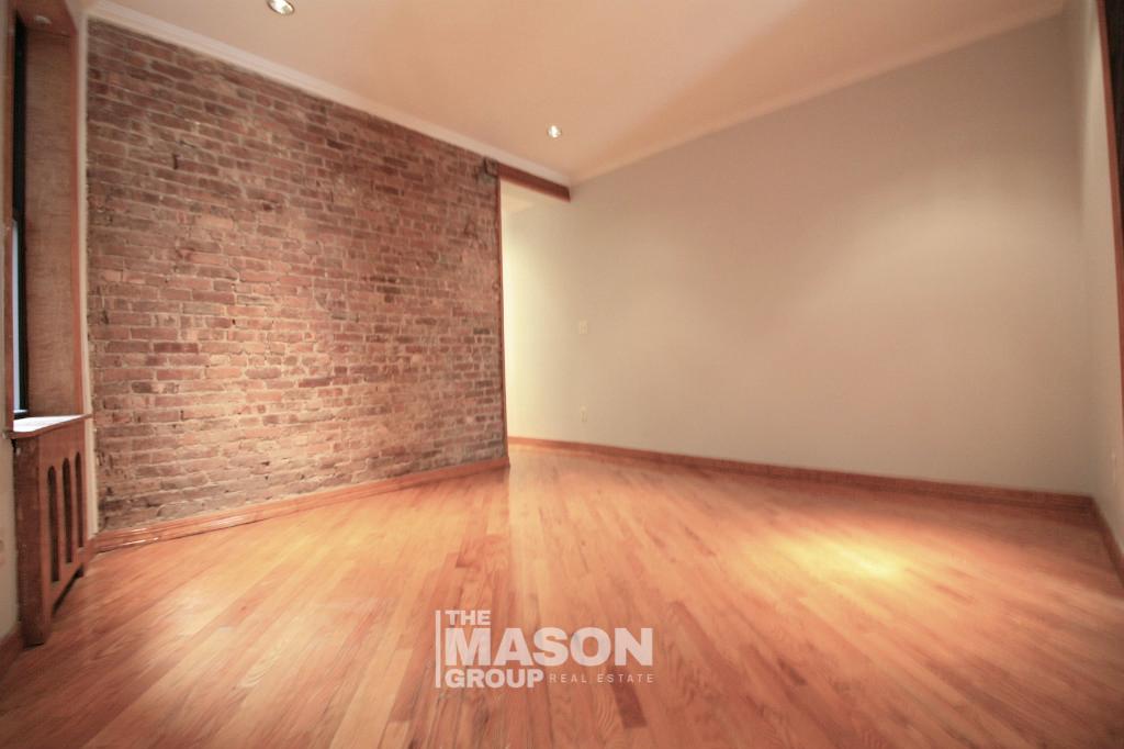 Primary Photo - 706 Amsterdam Ave