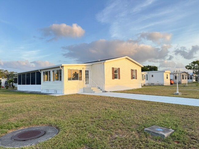 Building Photo - 1005 Waterway Dr