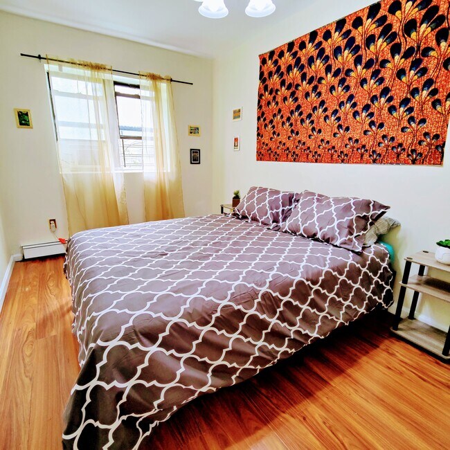 Bedroom 2 - 2402 Dean St