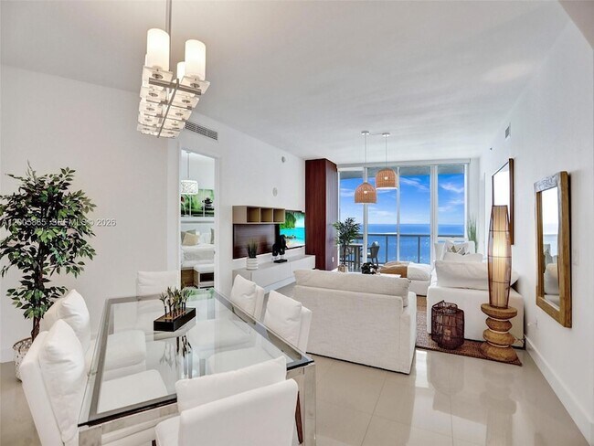 Foto del edificio - 15901 Collins Ave
