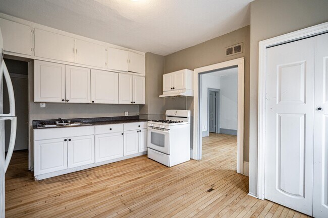 Foto del edificio - 1500 W Dakota St