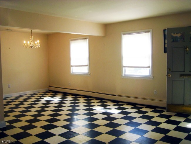 Building Photo - 24 1st St