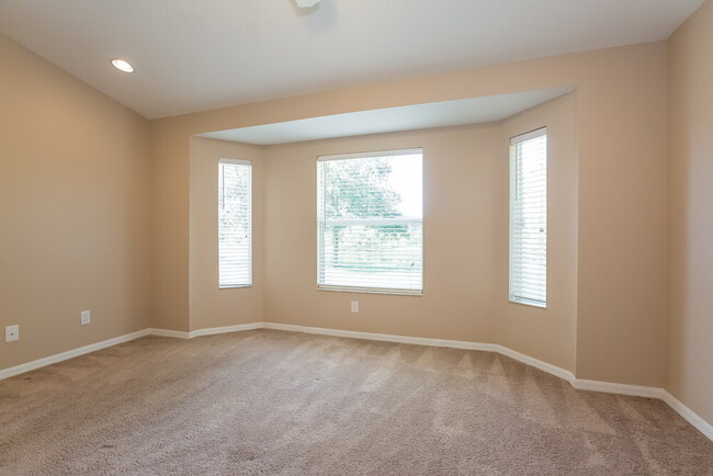 Foto del edificio - 4321 Bethpage Ct