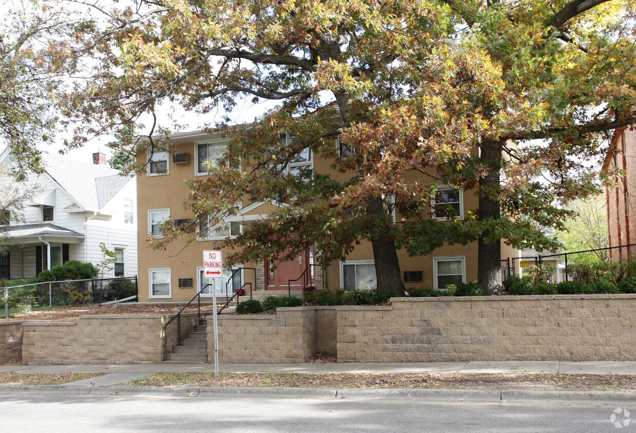 Building Photo - 3218 Lyndale Ave N