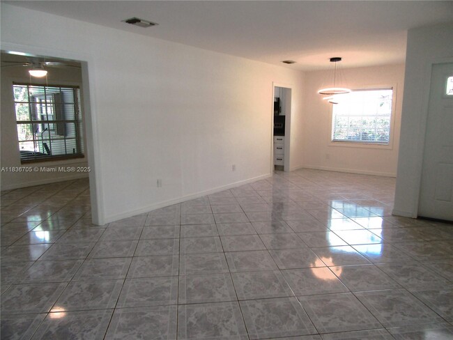 Foto del edificio - 4412 SW 127th Pl