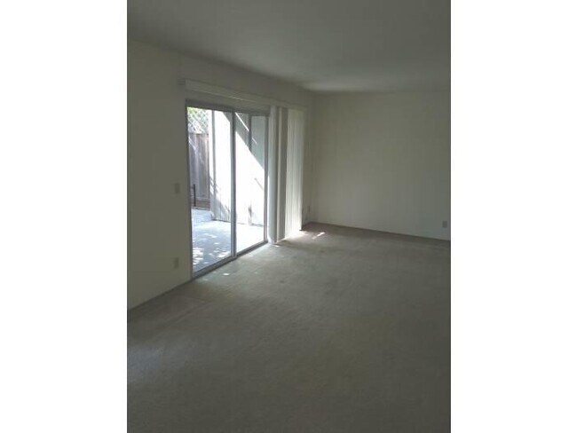 Foto del edificio - 675 Vinemaple Ave